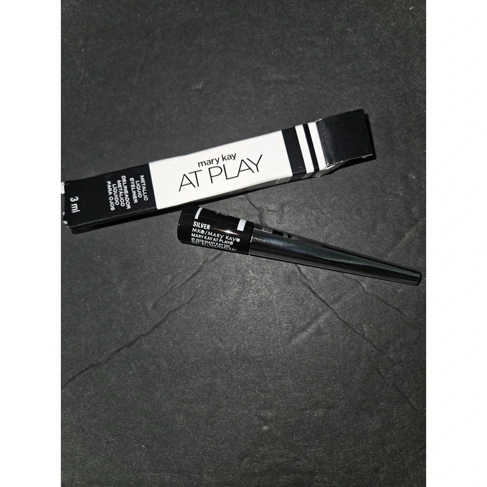 Mary Kay At Play Metallic Liquid Eyeliner‎  Silver New